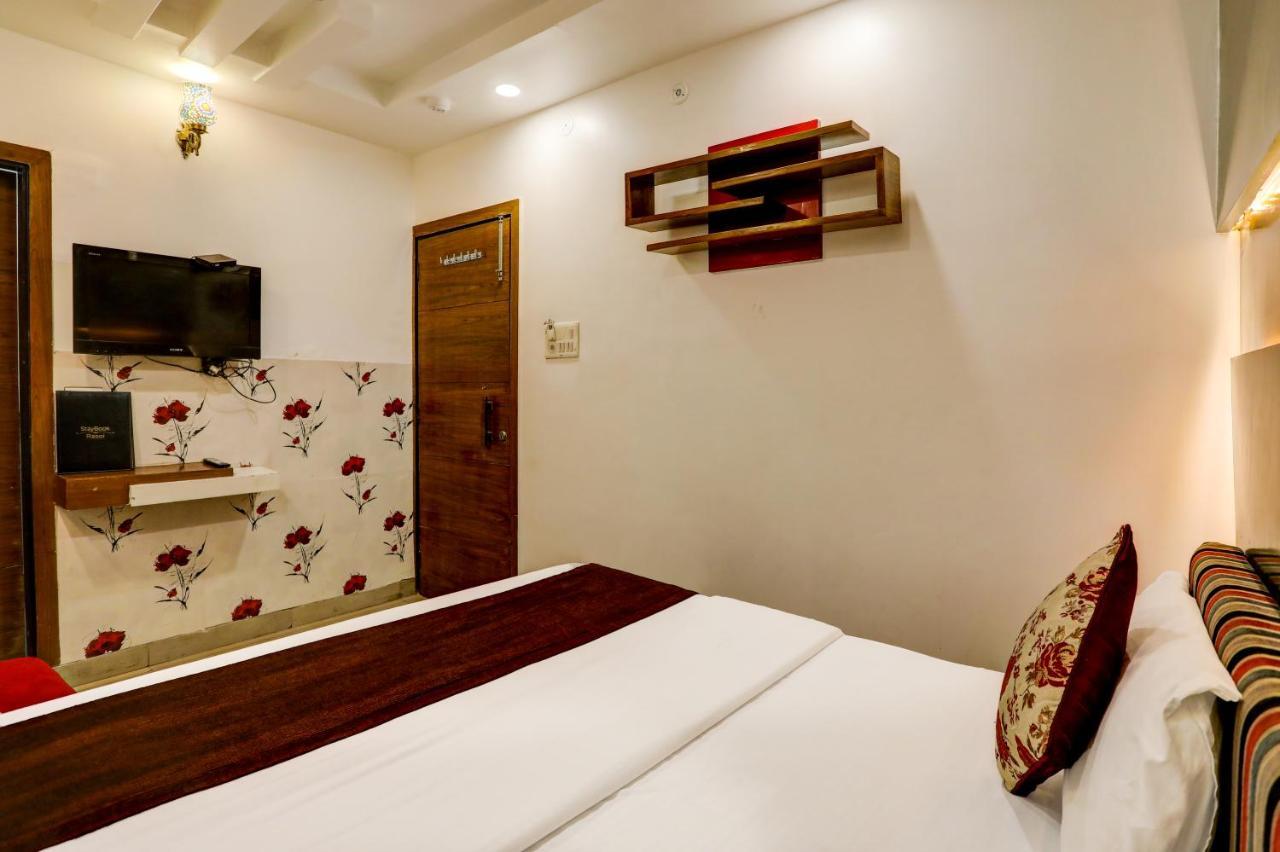 Hotel Nityaa Suites Nové Dillí Exteriér fotografie