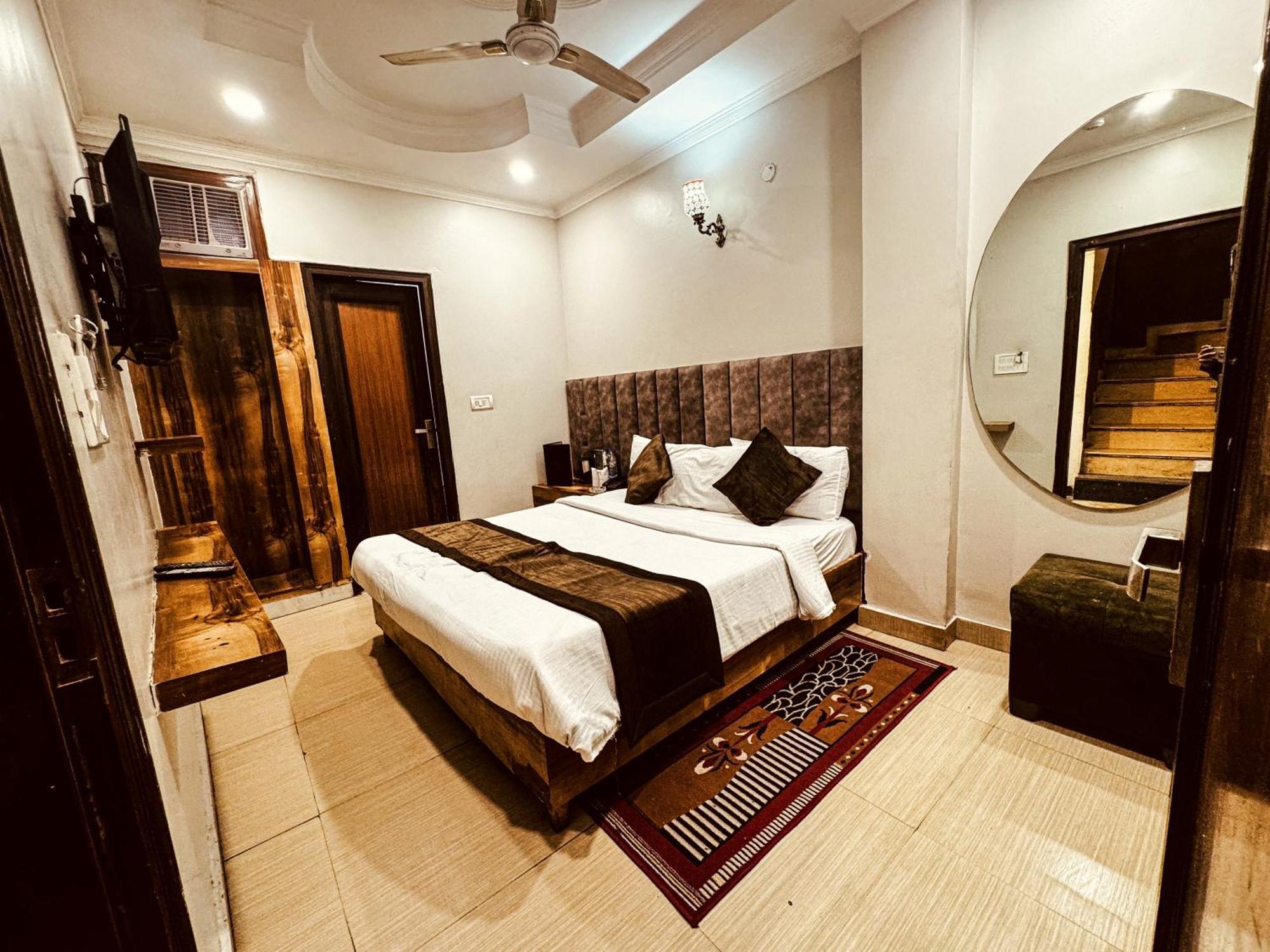 Hotel Nityaa Suites Nové Dillí Exteriér fotografie