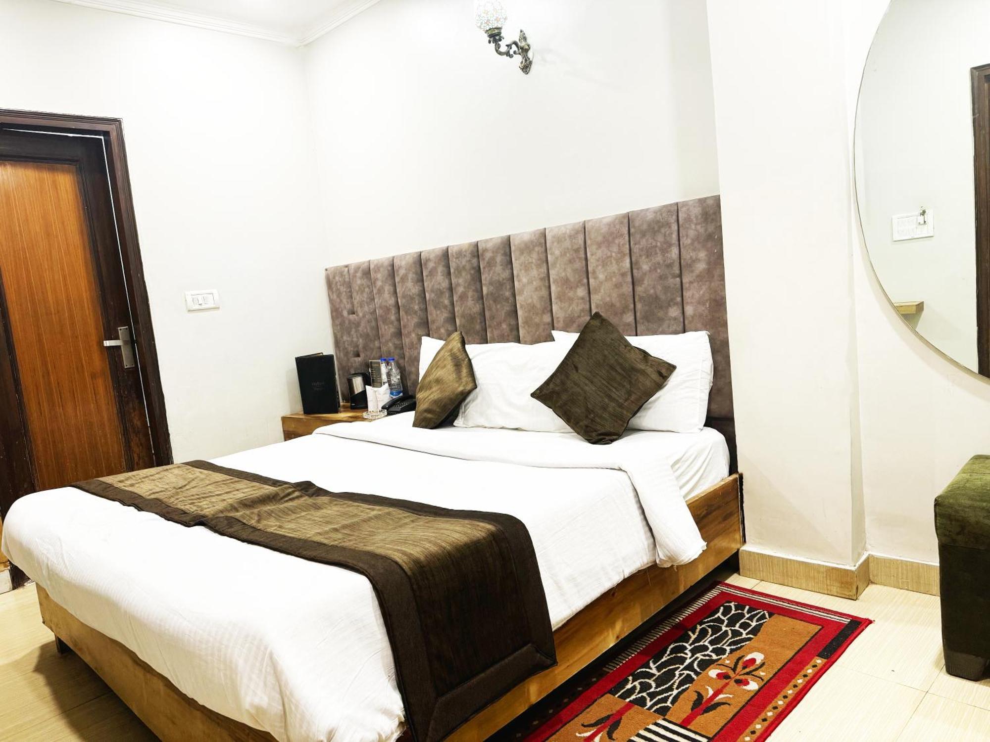 Hotel Nityaa Suites Nové Dillí Exteriér fotografie