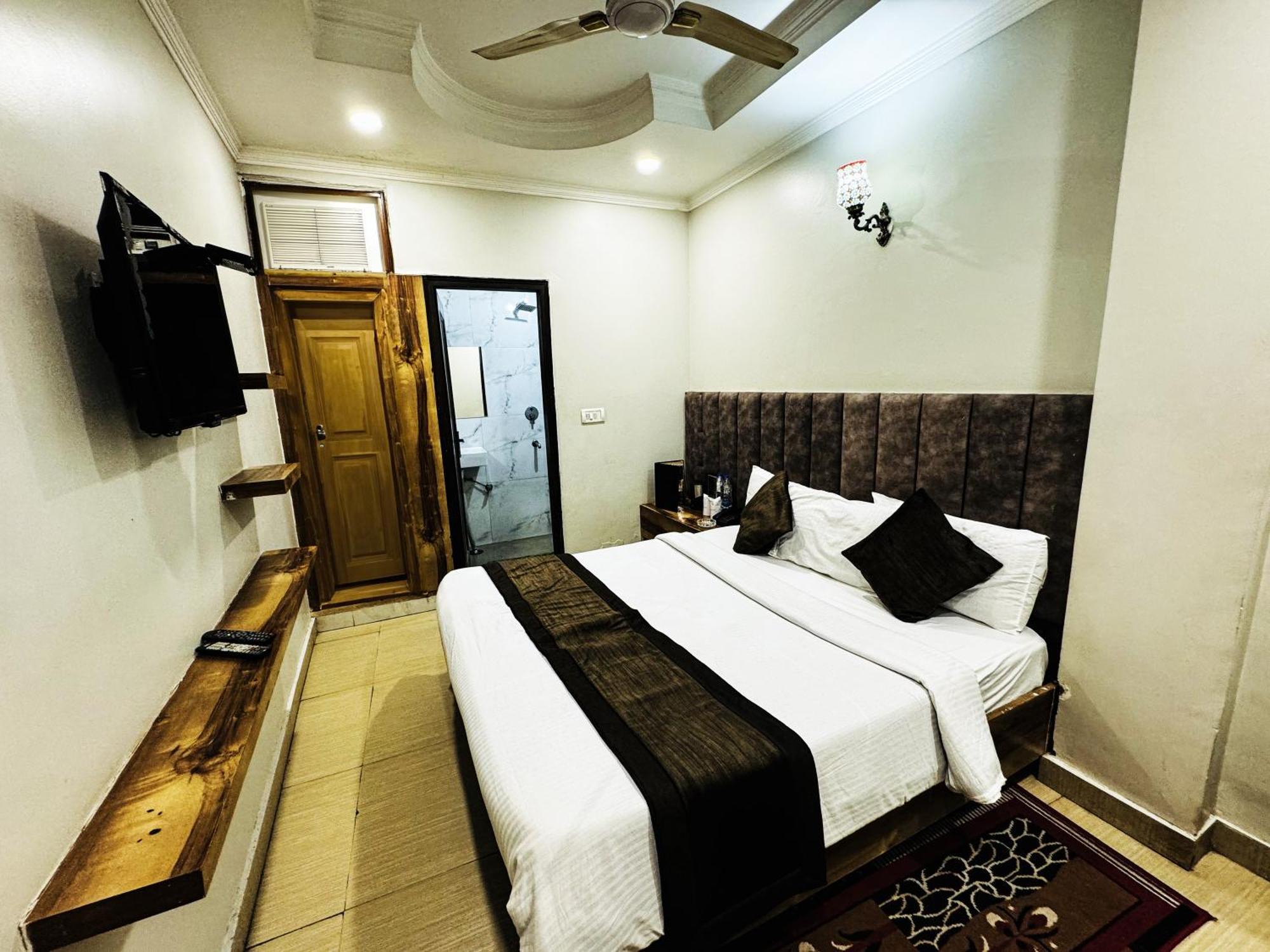 Hotel Nityaa Suites Nové Dillí Exteriér fotografie