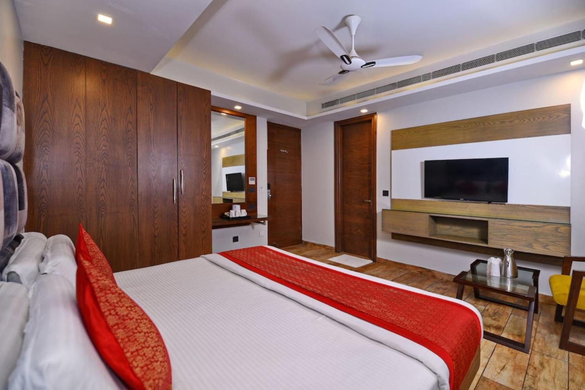 Hotel Nityaa Suites Nové Dillí Exteriér fotografie