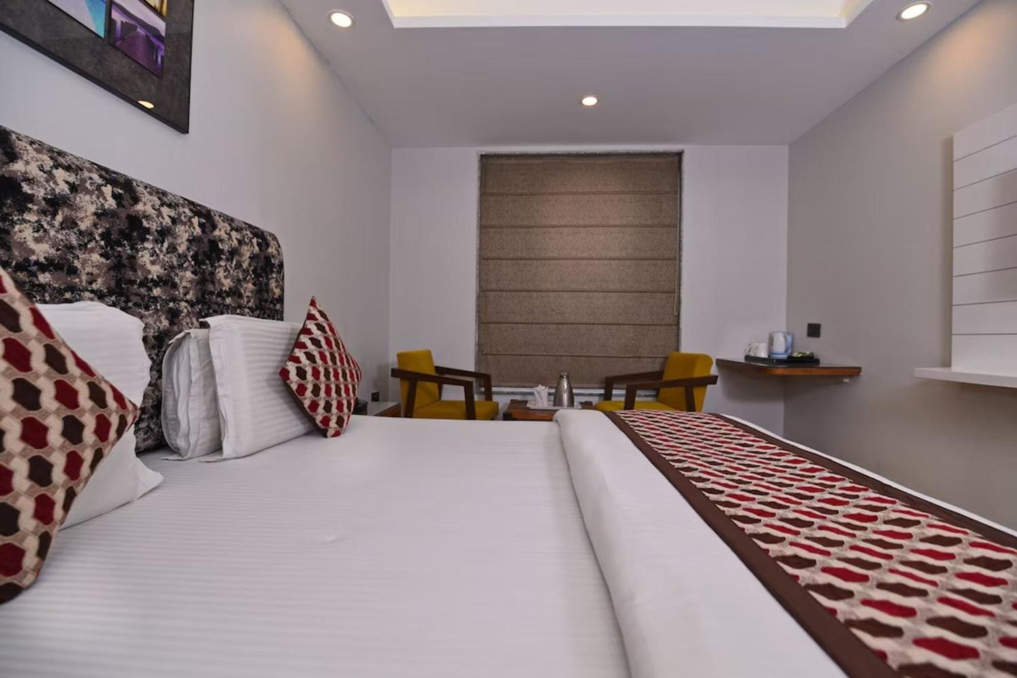 Hotel Nityaa Suites Nové Dillí Exteriér fotografie